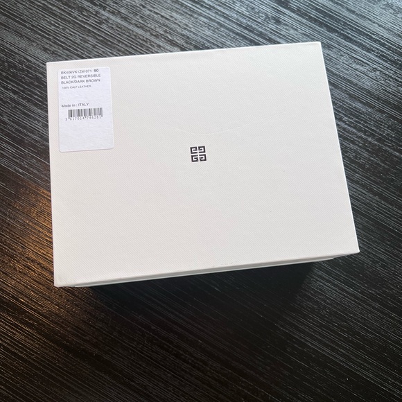 Givenchy White Box with Black Logo - Picture 3 of 7